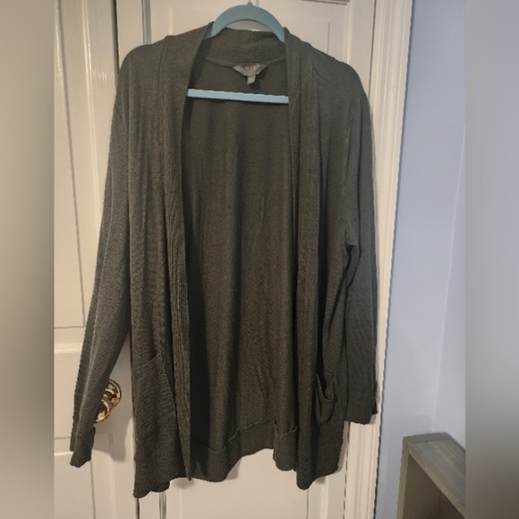 Mix Sweaters - Hunter Green Tunic‎ Shrug Cardigan. 2x. Layering.  Comfy. Flattering.